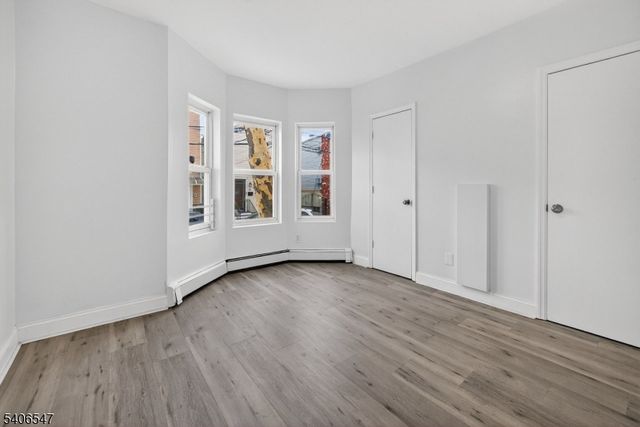 26 Vincent St, Newark City, NJ 07105