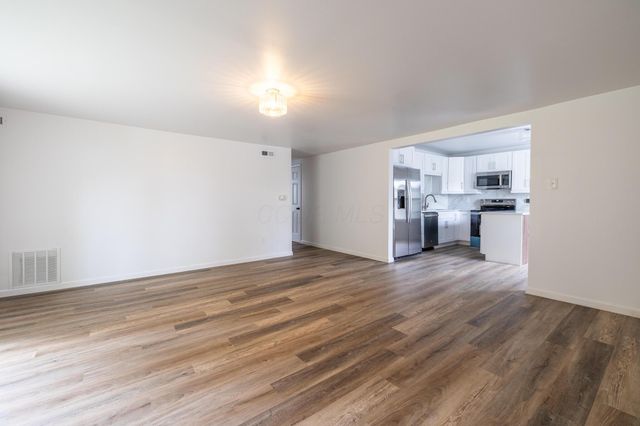 199 Sunset Drive S, Johnstown, OH 43031