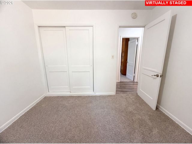 4219 Se ELLIS St, Portland, OR 97206