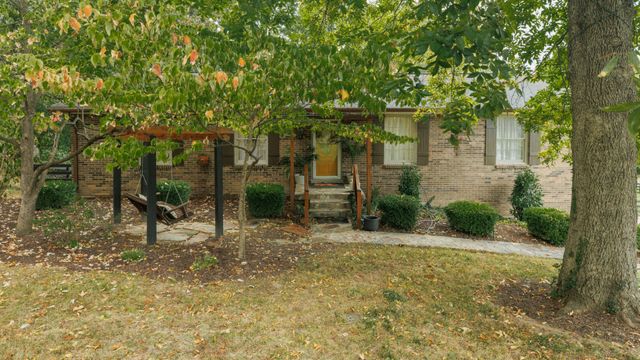200 Sequoyah Trl, Hendersonville, TN 37075