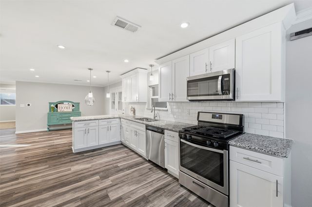 1310 Airline Drive, Grapevine, TX 76051