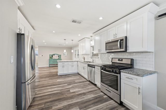 1310 Airline Drive, Grapevine, TX 76051