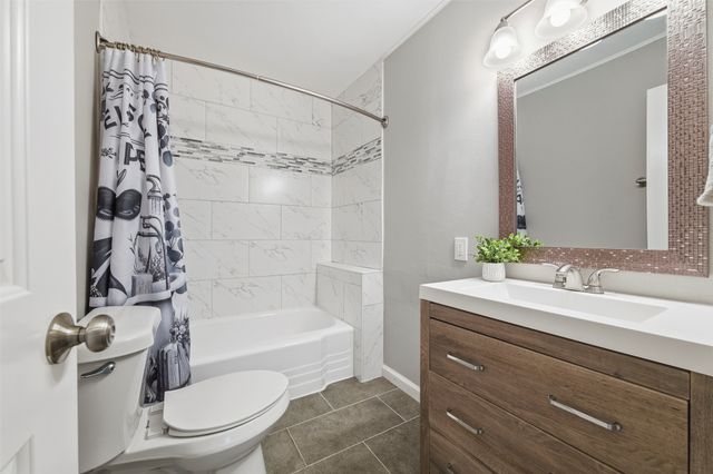 1310 Airline Drive, Grapevine, TX 76051