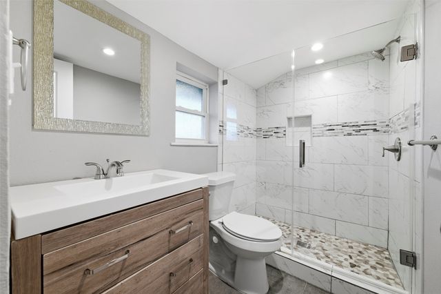 1310 Airline Drive, Grapevine, TX 76051