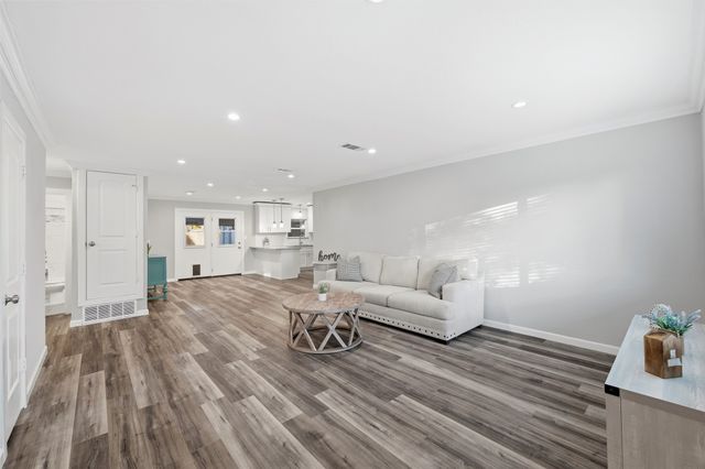 1310 Airline Drive, Grapevine, TX 76051