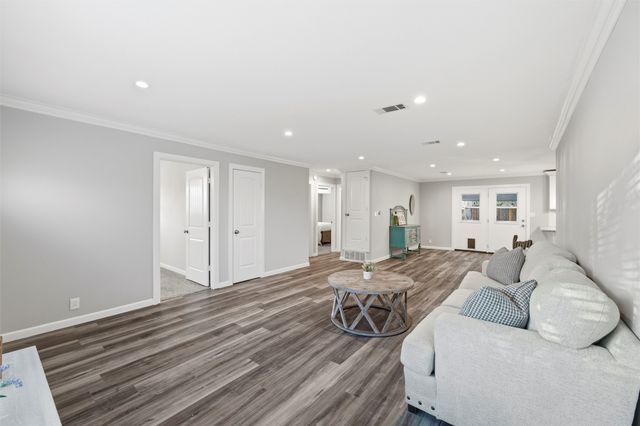 1310 Airline Drive, Grapevine, TX 76051