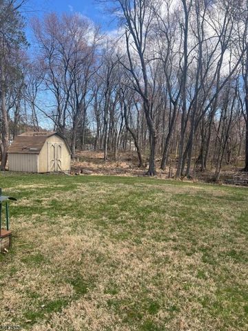 29 Brookside Ave, Pequannock Twp., NJ 07444