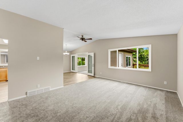 8009 Vincent Circle N, Brooklyn Park, MN 55444