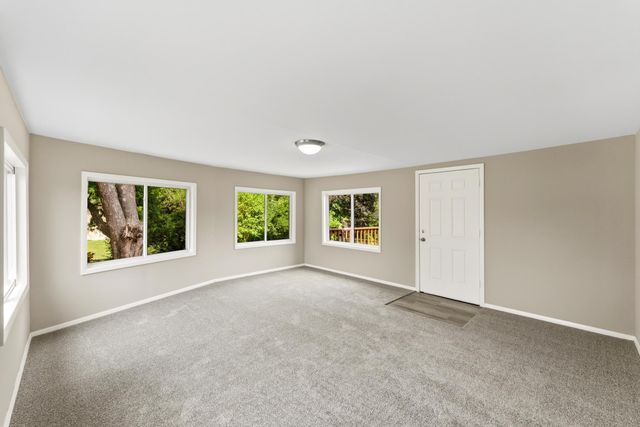 8009 Vincent Circle N, Brooklyn Park, MN 55444