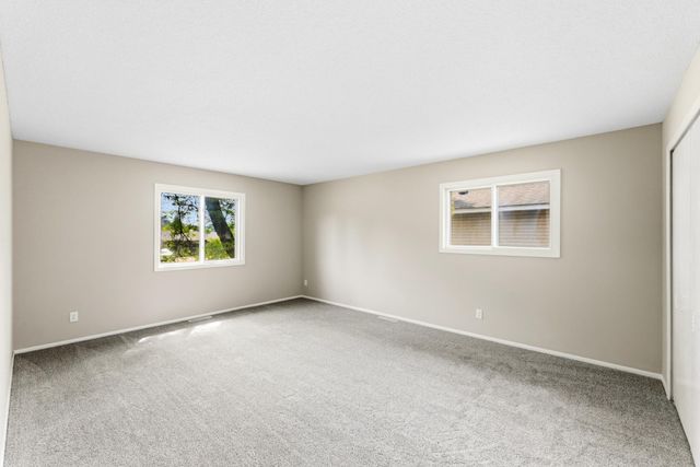 8009 Vincent Circle N, Brooklyn Park, MN 55444