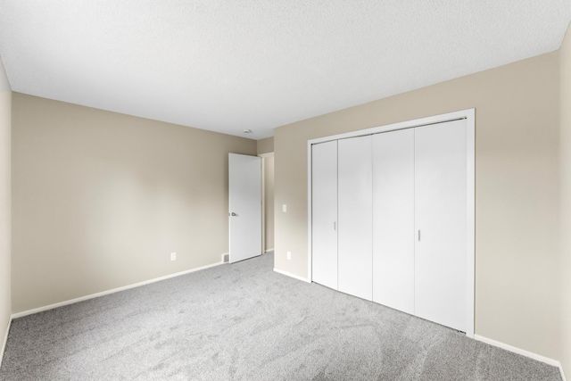 8009 Vincent Circle N, Brooklyn Park, MN 55444