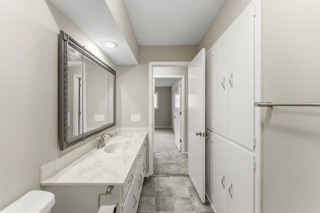 8009 Vincent Circle N, Brooklyn Park, MN 55444