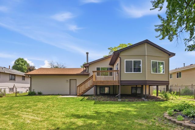 8009 Vincent Circle N, Brooklyn Park, MN 55444