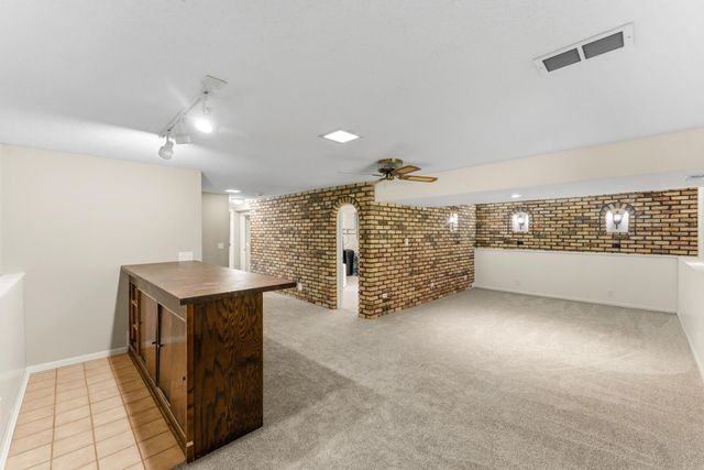 8009 Vincent Circle N, Brooklyn Park, MN 55444