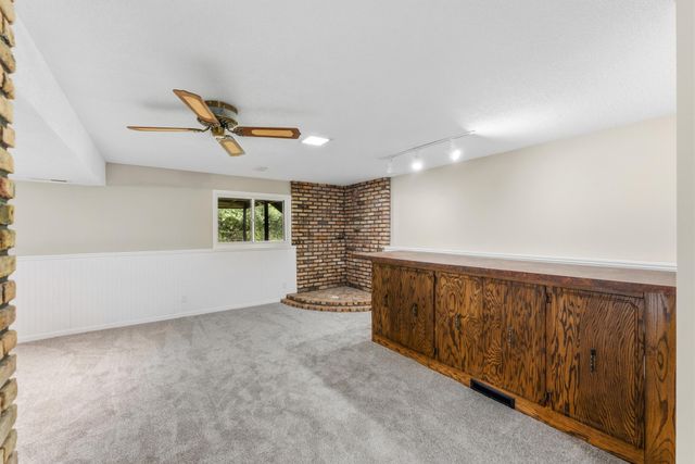 8009 Vincent Circle N, Brooklyn Park, MN 55444