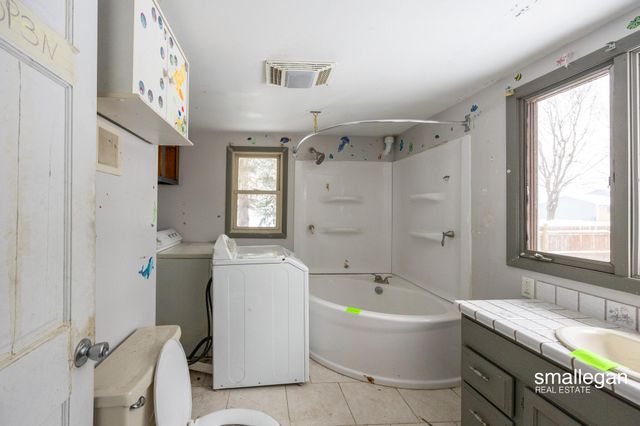 49 N 2nd Street Nw, Tyrone Twp, MI 49330