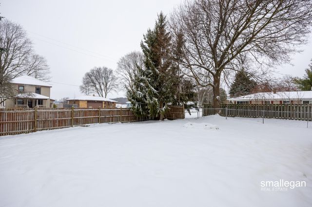 49 N 2nd Street Nw, Tyrone Twp, MI 49330