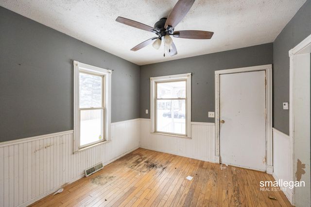 49 N 2nd Street Nw, Tyrone Twp, MI 49330