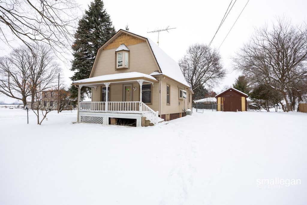 49 N 2nd Street Nw, Tyrone Twp, MI 49330