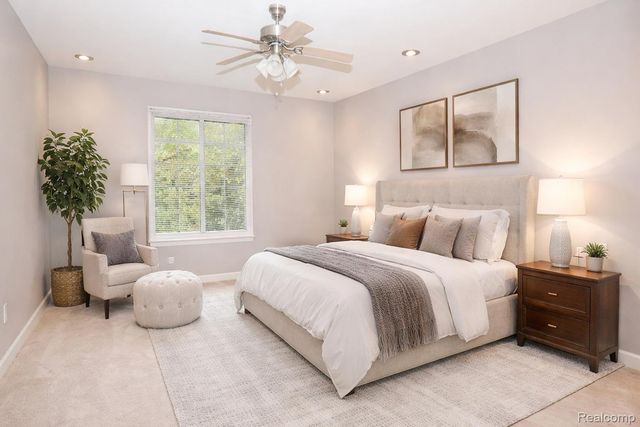 2463 Mulberry Square 13, Bloomfield Hills, MI 48302