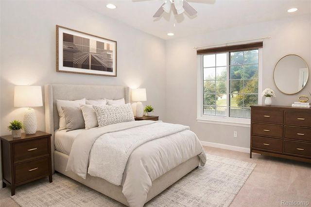 2463 Mulberry Square 13, Bloomfield Hills, MI 48302