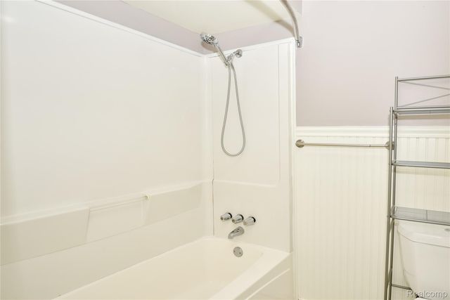 2463 Mulberry Square 13, Bloomfield Hills, MI 48302