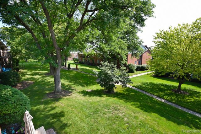 2463 Mulberry Square 13, Bloomfield Hills, MI 48302