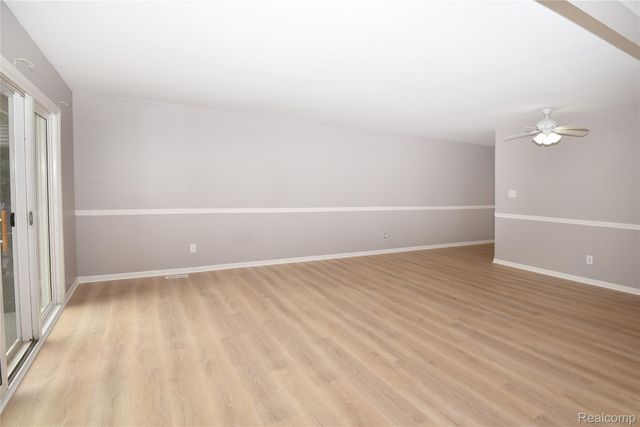 2463 Mulberry Square 13, Bloomfield Hills, MI 48302