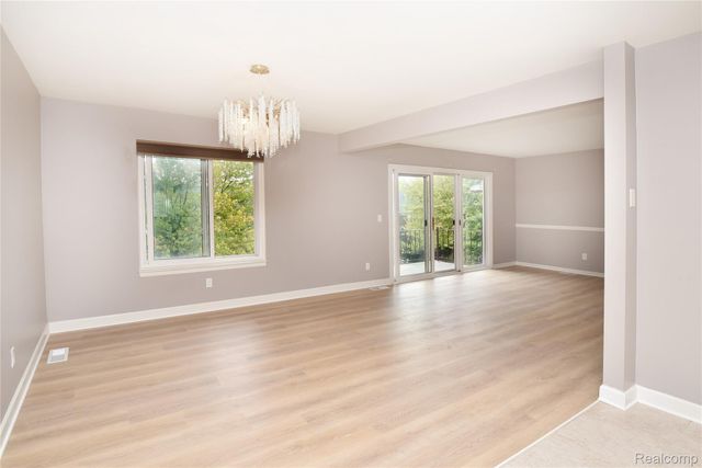 2463 Mulberry Square 13, Bloomfield Hills, MI 48302