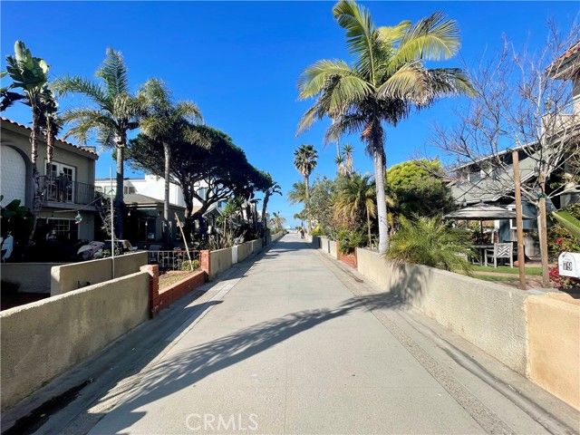 82 16th Street, Hermosa Beach, CA 90254