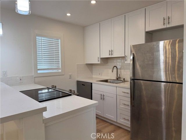 82 16th Street, Hermosa Beach, CA 90254