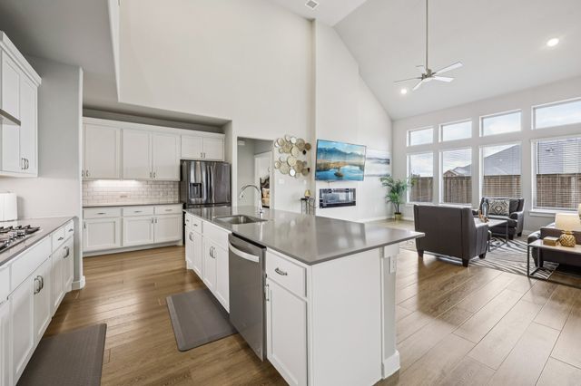 1601 Thunderbird Drive, Fort Worth, TX 76052