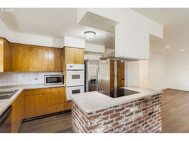 660 Ne 20TH Ave, Canby, OR 97013