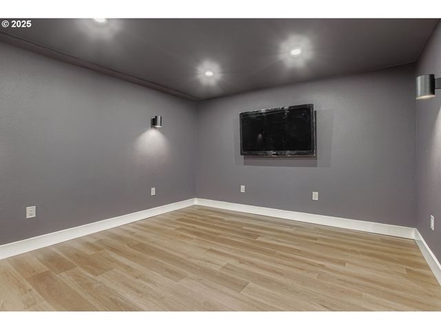 660 Ne 20TH Ave, Canby, OR 97013