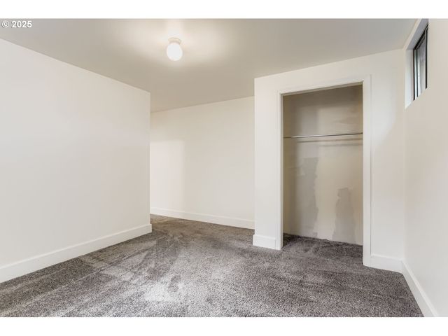 660 Ne 20TH Ave, Canby, OR 97013