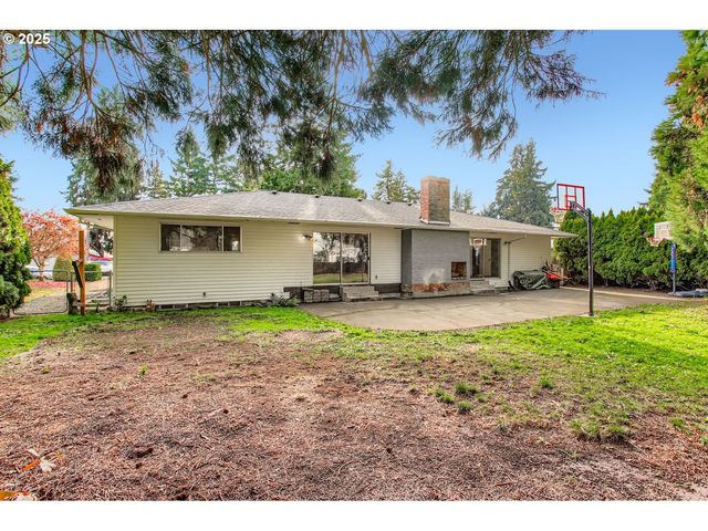 660 Ne 20TH Ave, Canby, OR 97013