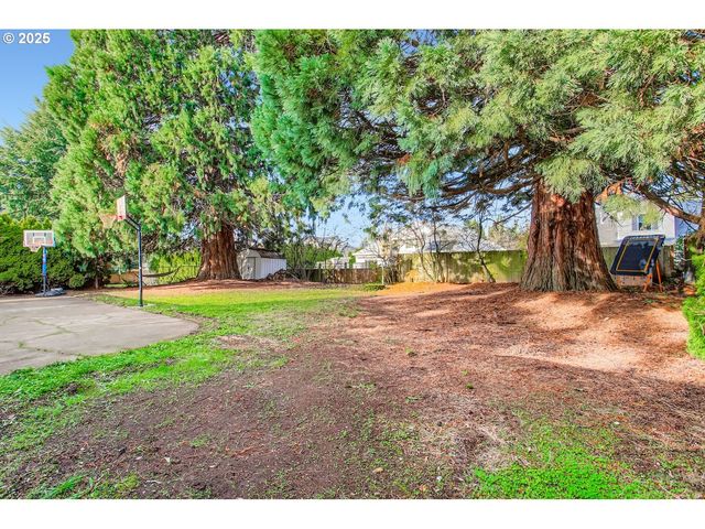 660 Ne 20TH Ave, Canby, OR 97013