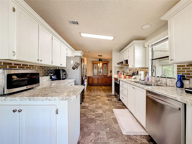 1690 ELKHART CIRCLE, Tavares, FL 32778