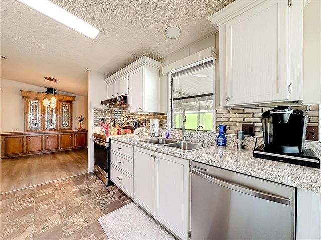 1690 ELKHART CIRCLE, Tavares, FL 32778