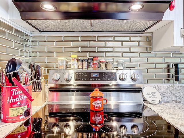 1690 ELKHART CIRCLE, Tavares, FL 32778