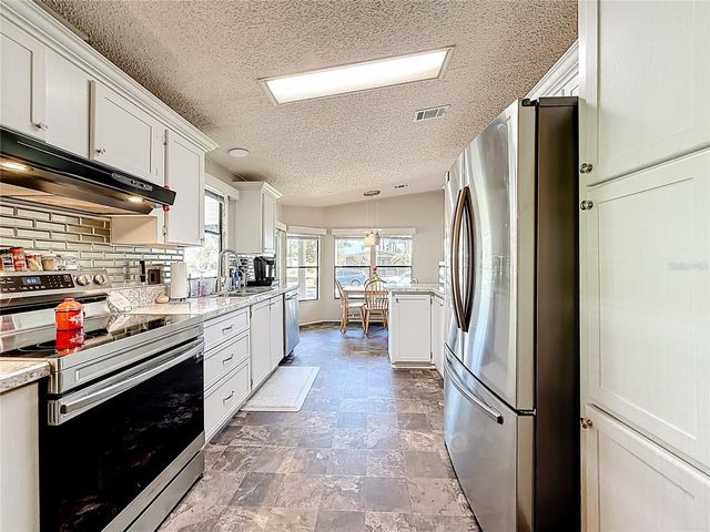 1690 ELKHART CIRCLE, Tavares, FL 32778