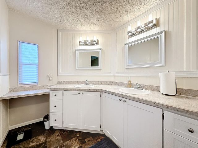 1690 ELKHART CIRCLE, Tavares, FL 32778