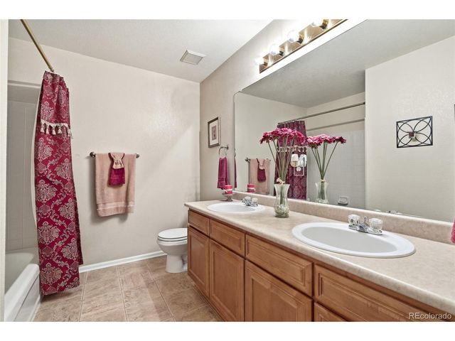 1601 S Buchanan Cir, Aurora, CO 80018