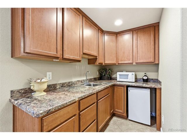 1601 S Buchanan Cir, Aurora, CO 80018