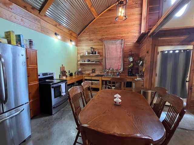 1170 county road 255, Thayer, MO 65791