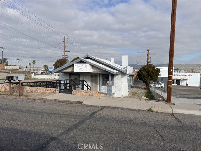 521 E Williams Street, Barstow, CA 92311