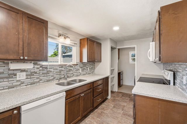 4217 N Madison St, Spokane, WA 99205