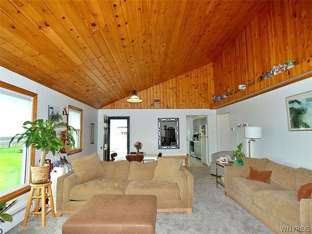 8641 Rivershore Drive, Niagara Falls, NY 14304