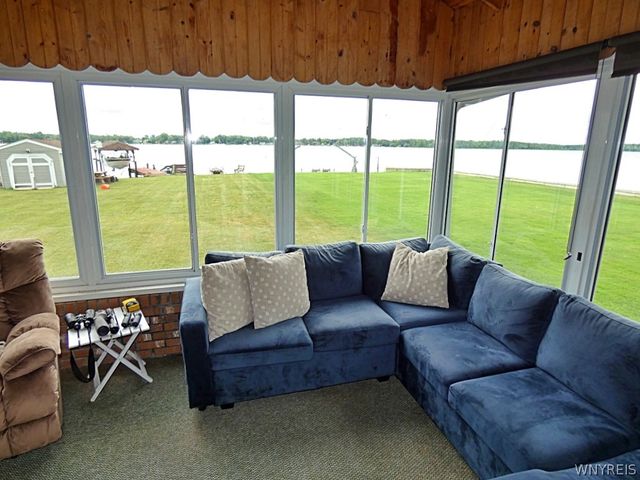 8641 Rivershore Drive, Niagara Falls, NY 14304