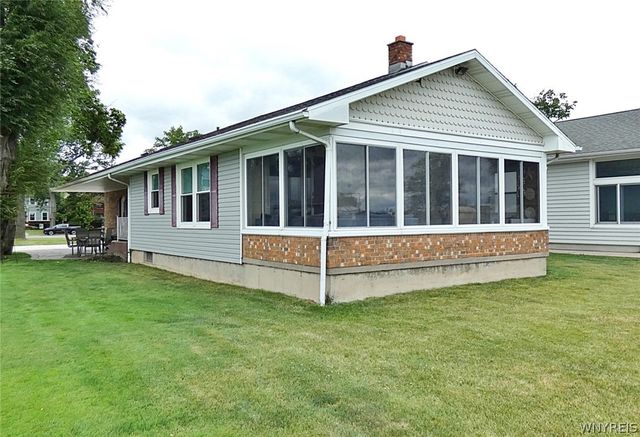 8641 Rivershore Drive, Niagara Falls, NY 14304